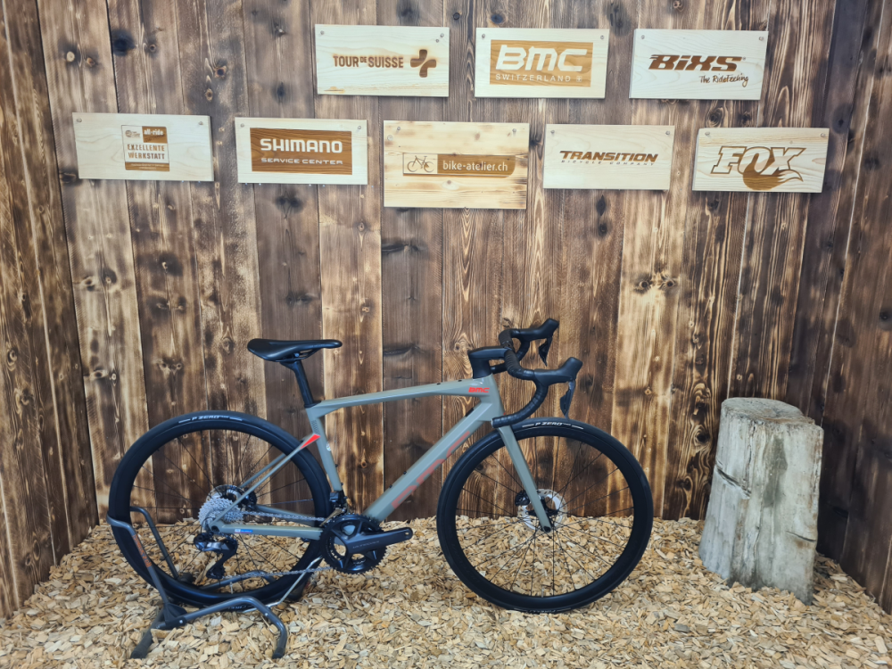 BMC Roadmachine 01 Costum Ultegra Di2 12-Gang